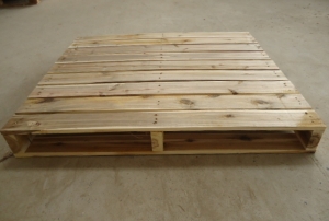 Pallet gỗ 2 hướng nâng